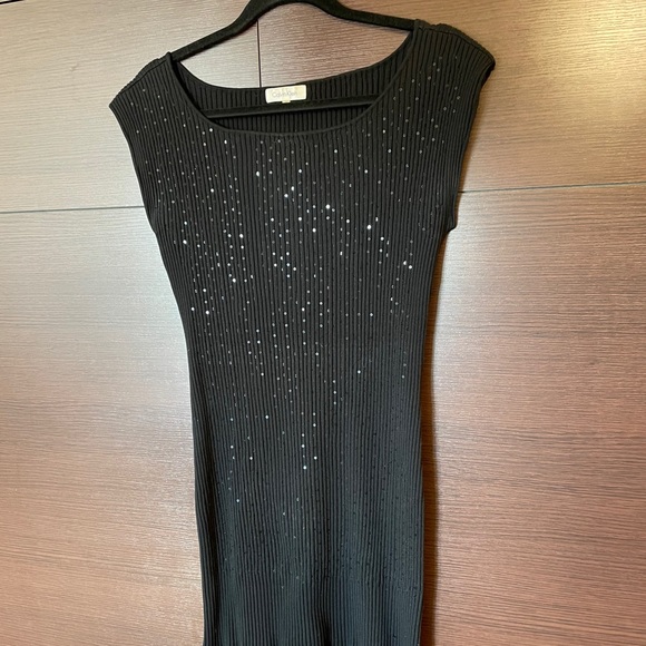 Calvin Klein - Picture 2 of 4